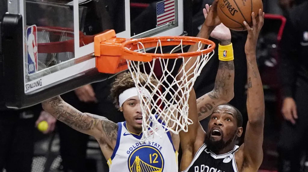 Kelly Oubre Jr. a Kevin Durant