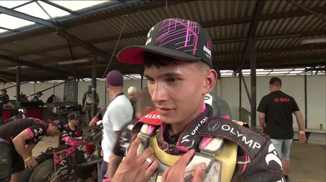 Sestřih závěrečných předfinálových jízd Adama Bubby Bednáře