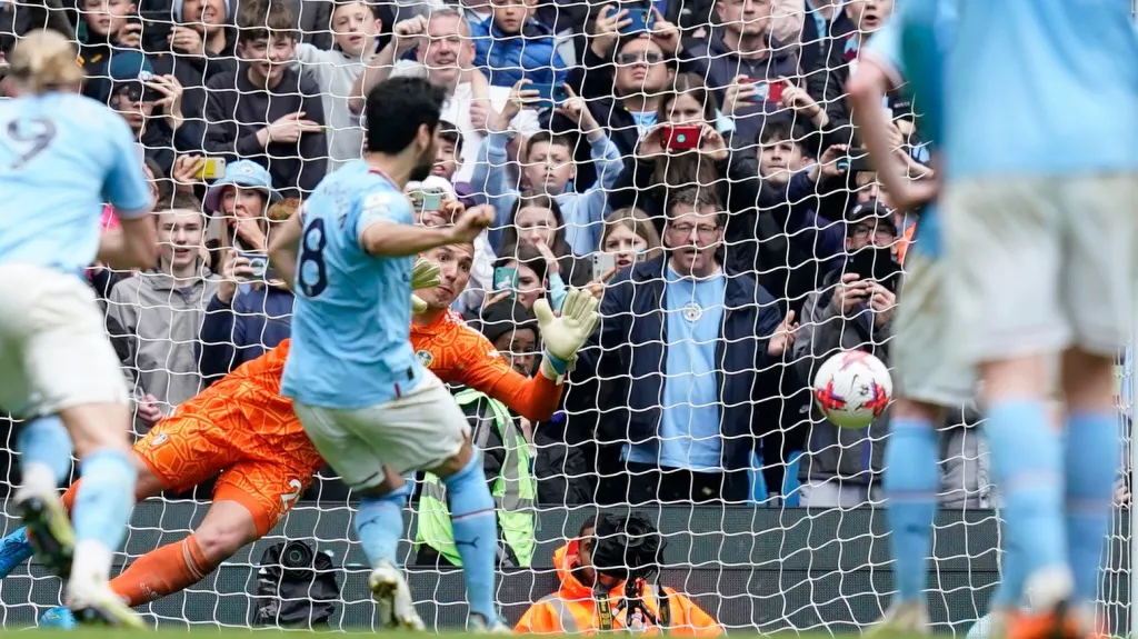 Ilkay Gündogan neproměnil proti Leedsu penaltu