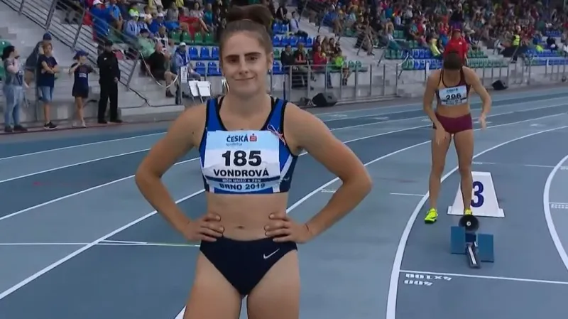 Na atletickém MČR se radovala z titulu Špotáková i Vondrová