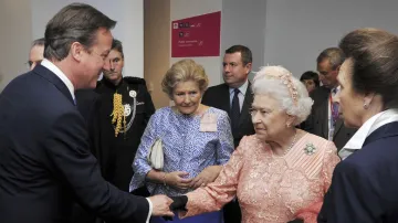 Špičky britské reprezentace v zákulisí stadionu