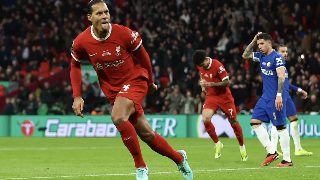 Van Dijk po vstřelení vítězného gólu ve finále Ligového poháru