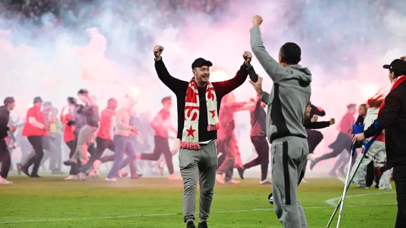 Výtržnosti fanoušků v závěru derby Slavia – Sparta
