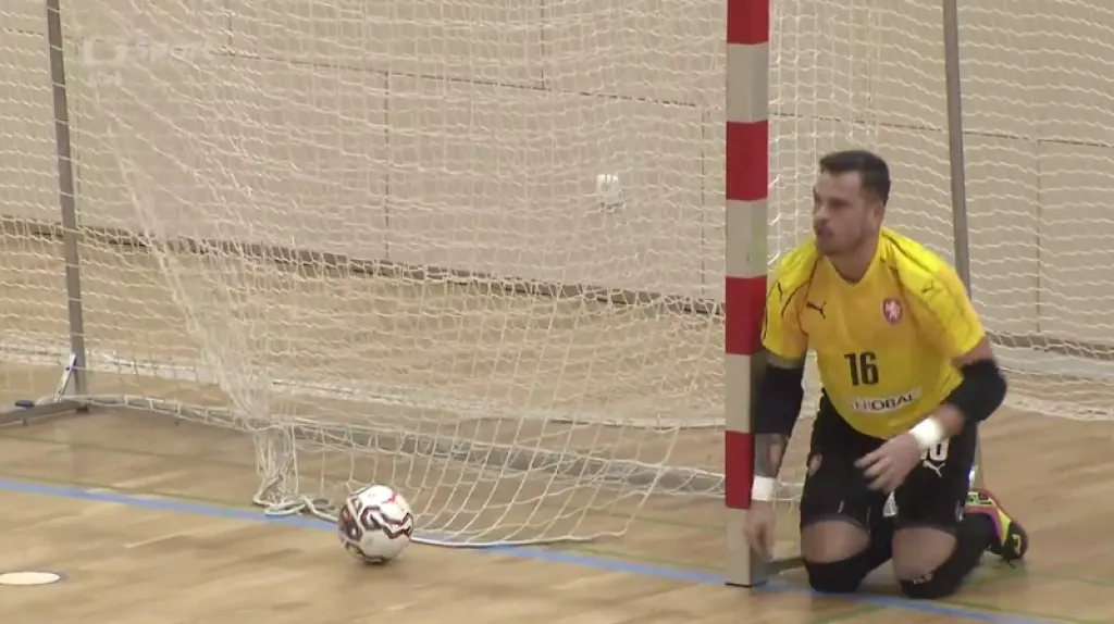 Brankář reprezentace Ondřej Vahala