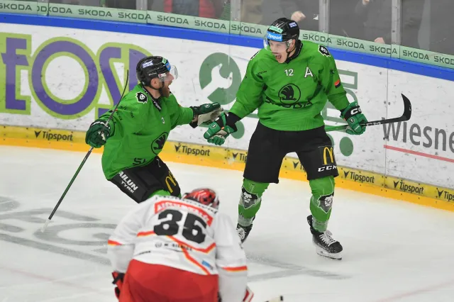 Dvougólový Fořt zařídil Bruslařům důležitou výhru, naopak Litvínov padl se Spartou