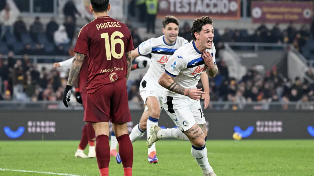 Nicolo Zaniolo slaví gól do sítě AS Řím