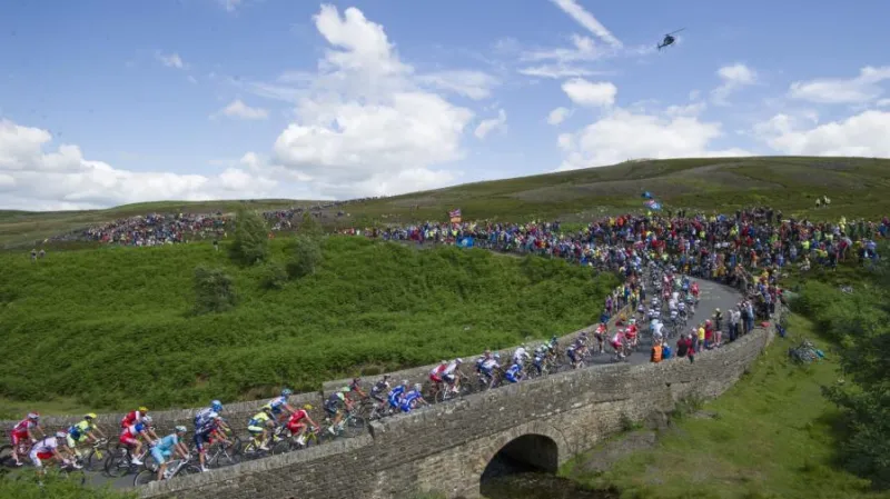 Peloton při anglickém Grand Départ