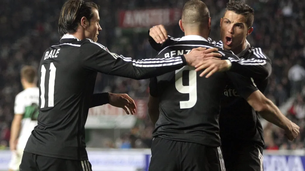 Slavící fotbalisté Realu Madrid