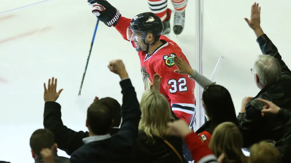 Michal Rozsíval se raduje ze vstřelené branky