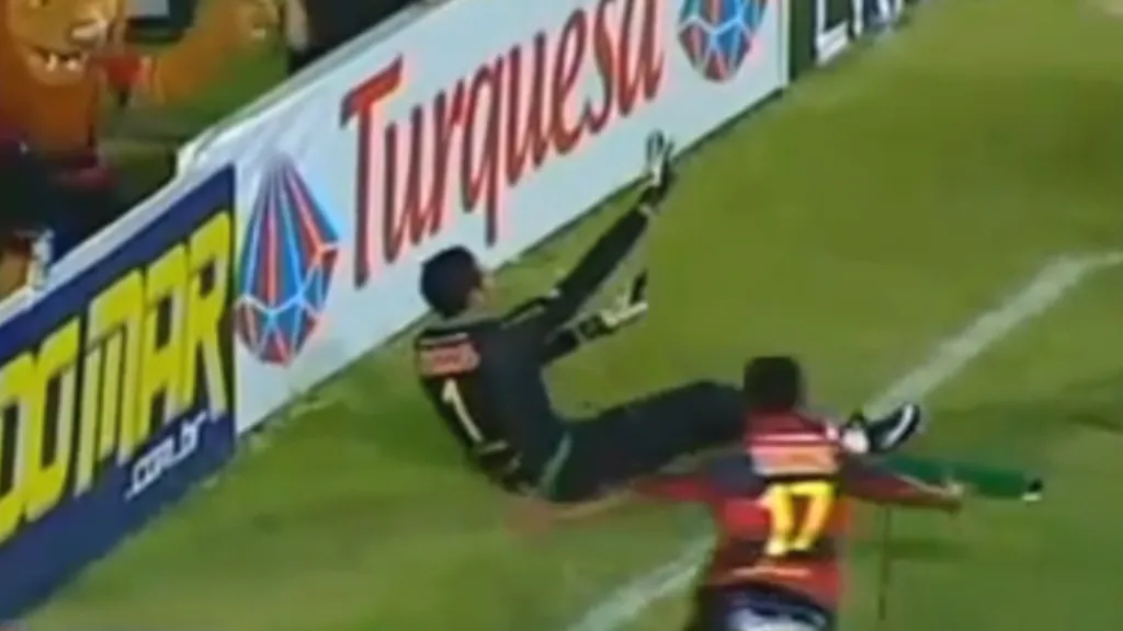 Brankář Saulo Araújo Fontes