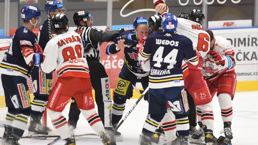 Šarvátka v utkání Olomouc – České Budějovice