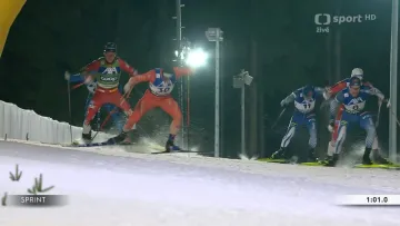 Finále sprintu volně mužů i žen v Oberhofu