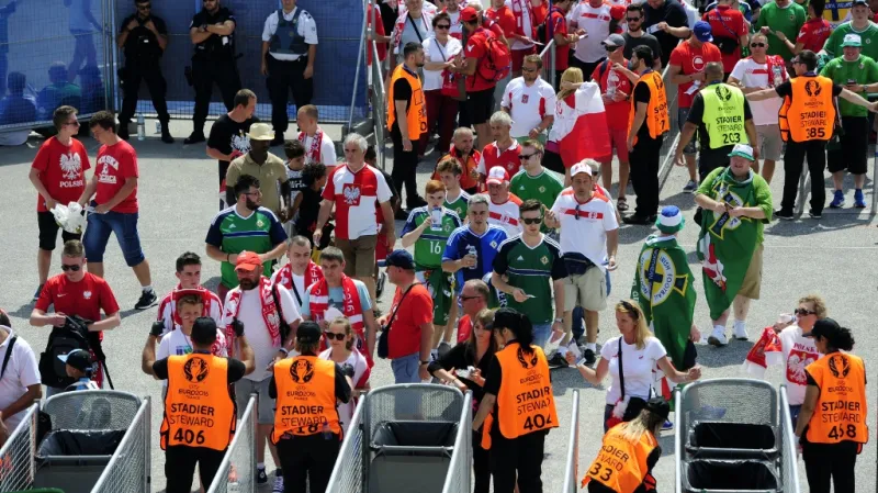 Poláci a Severní Irové míří na zápas v Nice
