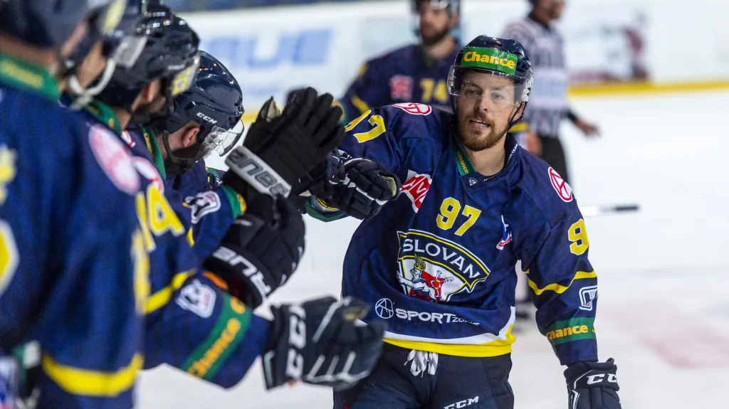 Hráči Ústí nad Labem se radují ze vstřelené branky