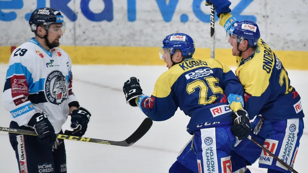 Pavel Kubiš se raduje z vítězné branky