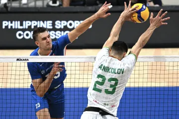 Patrik Indra při útoku proti hvězdnému Bulharovi Aleksandaru Nikolovovi