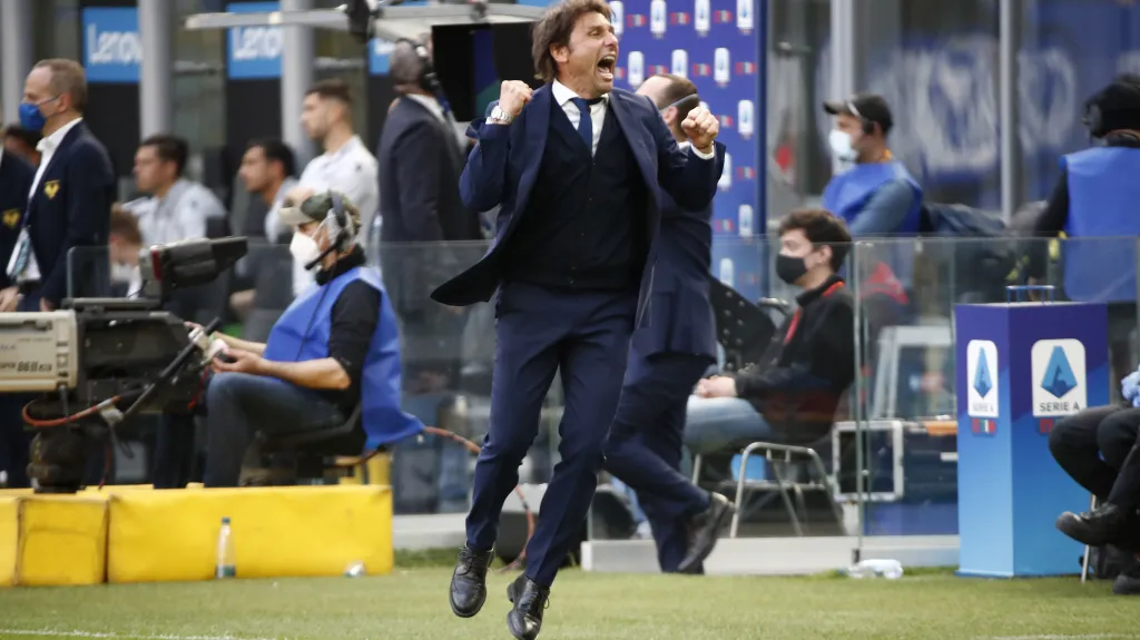 Slavící Antonio Conte