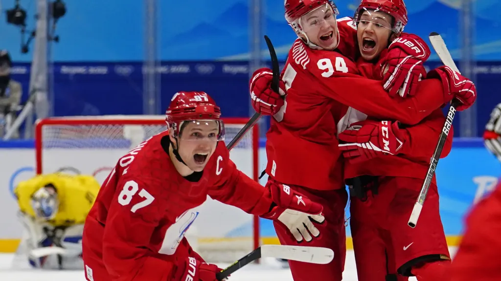 Radost ruských hokejistů v čele se Šipačovem po výhře nad Švédy