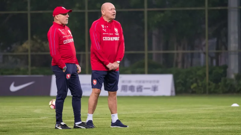 Karel Jarolím (vlevo) a Miroslav Koubek na tréninku reprezentace