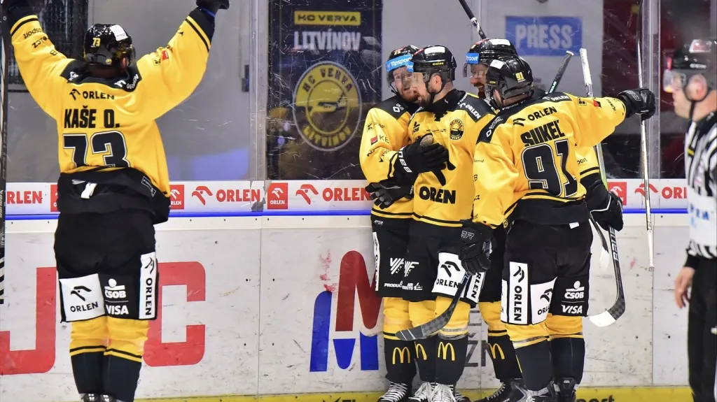 Litvínov slaví trefu Davida Kašeho