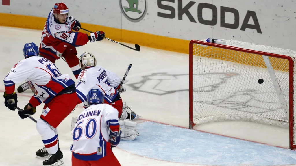 Gól Sergeje Mozjakina