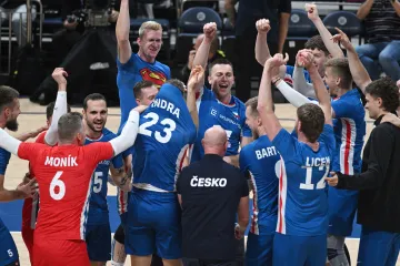 Čeští volejbalisté slaví postup do čtvrtfinále