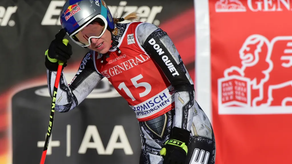 Ester Ledecká v cíli sjezdu v Ga-Pa