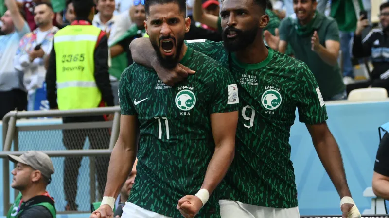 Fotbalisté Saúdské Arábie oslavují gól na mistrovství světa