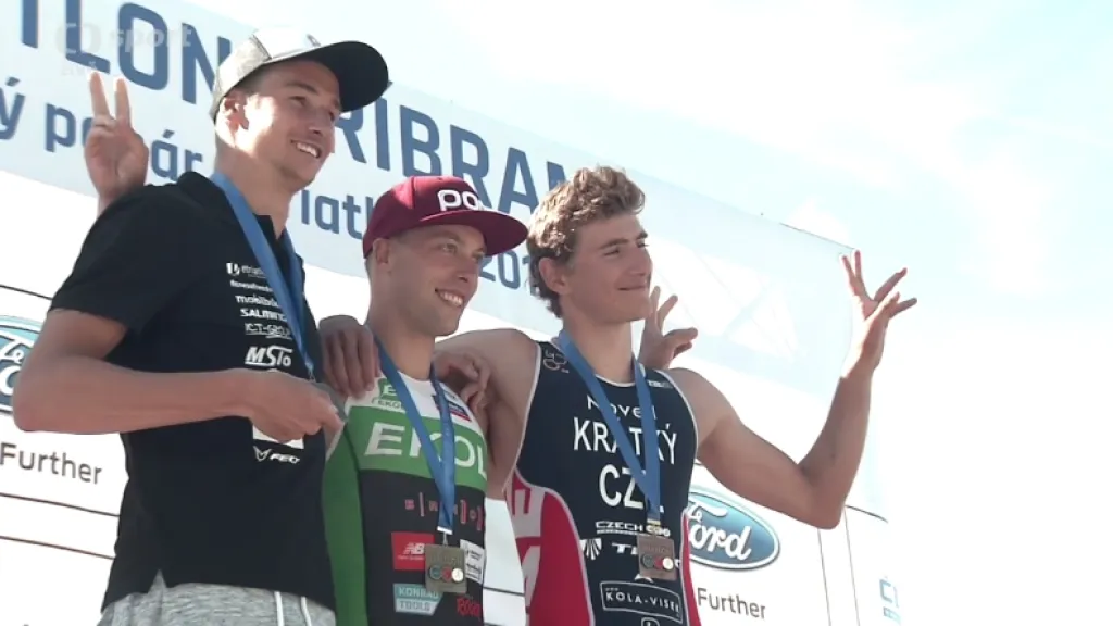Kubínek a Kotopulu vyhráli MČR v triatlonu