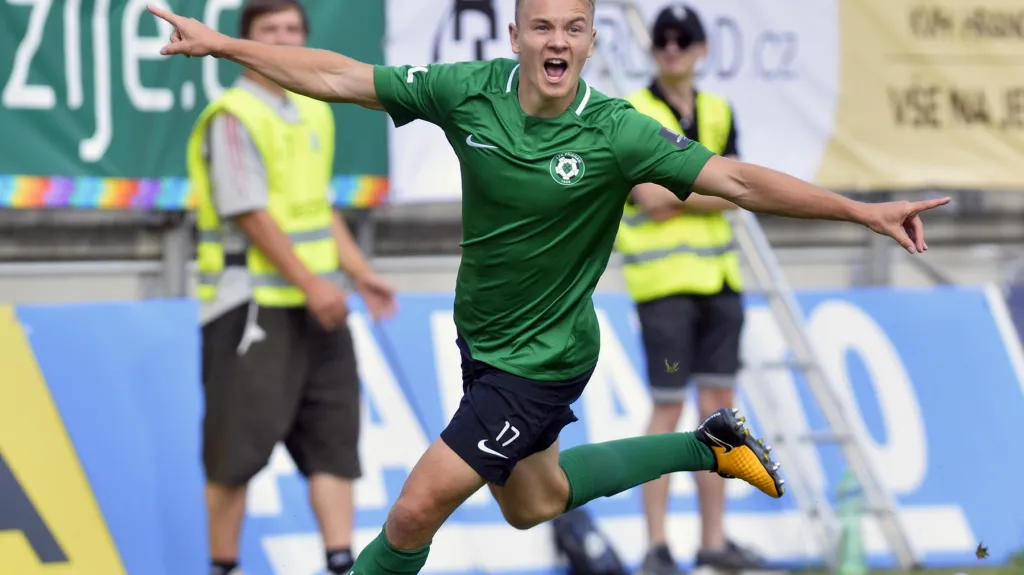 Jan Matoušek se raduje z branky