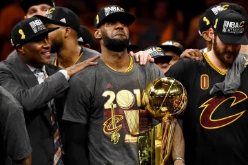 Slavící LeBron James a spoluhráči z Clevelandu