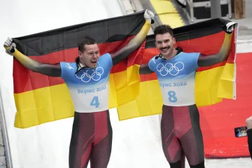 Zlatý Christopher Grotheer a stříbrný Axel Jungke