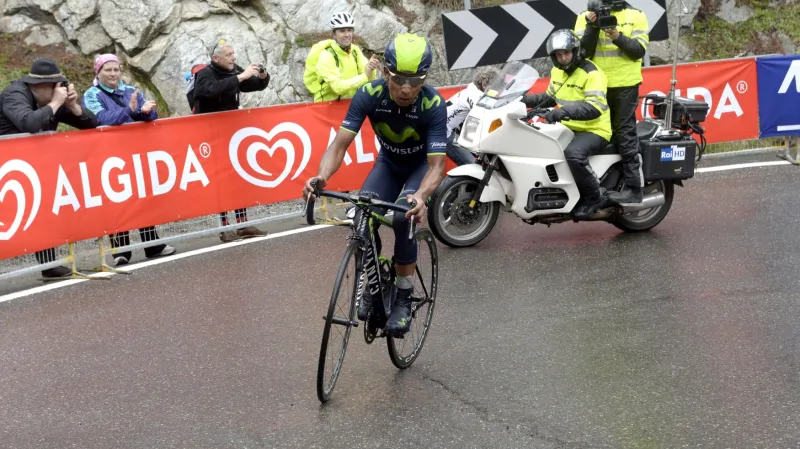 Nairo Quintana sjíždí