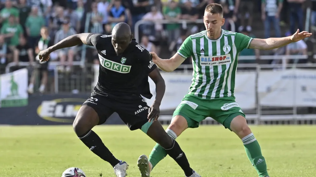 Soufiane Dramé z Karviné v utkání proti Bohemians 1905