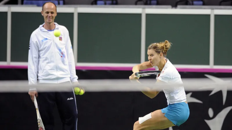 Nehrajicí kapitán Petr Pála a Lucie Šafářová