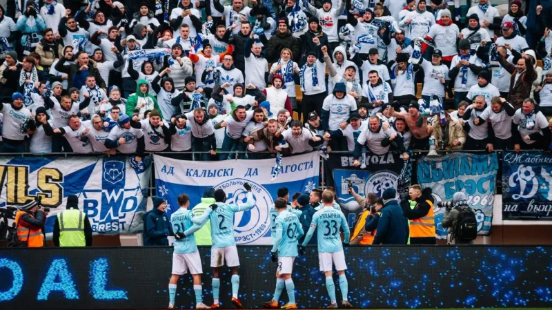 Slavící fotbalisté Brestu