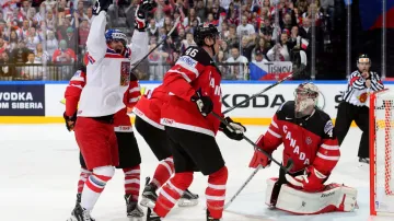 Martin Zaťovič slaví gól v utkání s Kanadou