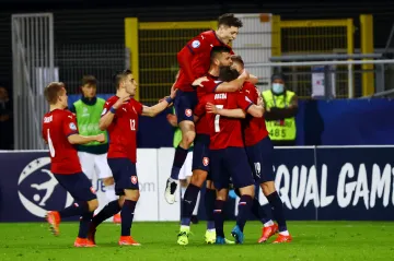 Slavící fotbalisté české jednadvacítky