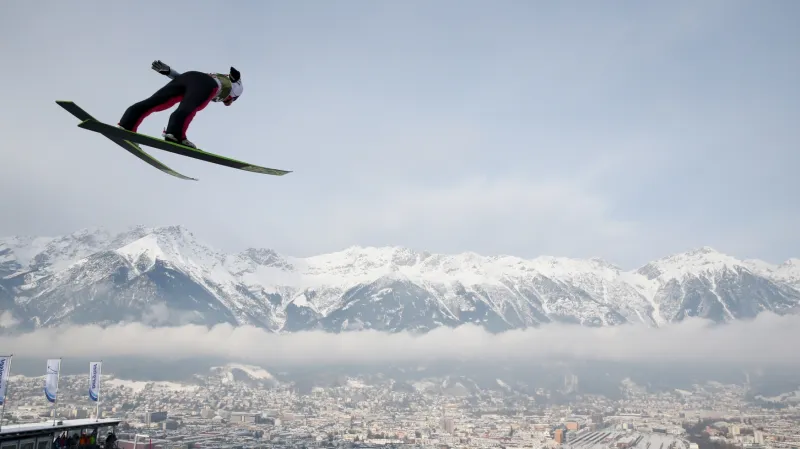 Sestřih kvalifikace skokanů na lyžích v Innsbrucku
