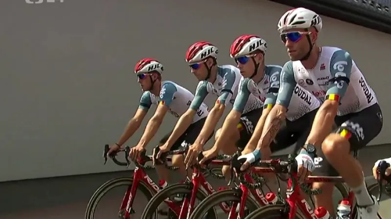 Cyklisté na závodě Kolem Polska uctili Lambrechtovu památku