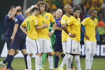 Zklamaní hráči Brazílie po utkání o 3. místo