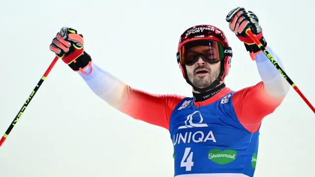 Noční obří slalom ve Schladmingu vyhrál Švýcar Meillard