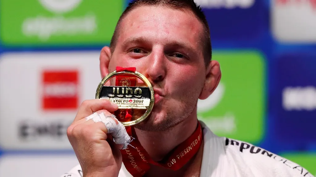 Lukáš Krpálek se zlatou medailí