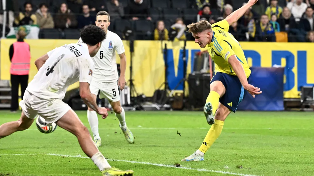 Viktor Gyökeres dává gól Ázerbájdžánu