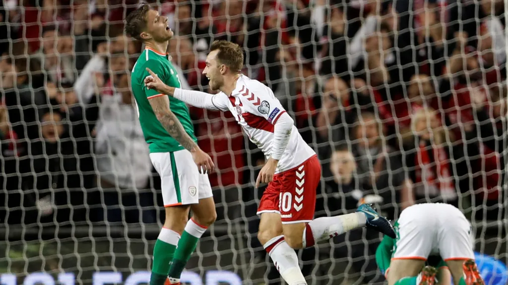 Christian Eriksen slaví gól do sítě Irska