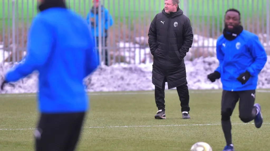 Trenér Pavel Vrba a Joel Kayamba