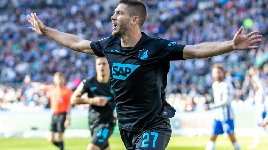 Andrej Kramarič slaví gól v síti Herthy Berlín