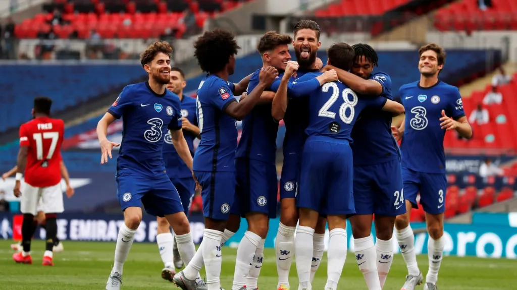 Chelsea slaví trefu Girouda v semifinále FA Cupu proti Manchesteru United