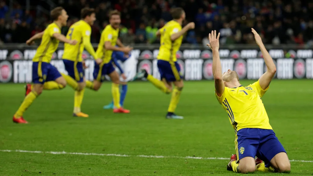 Fotbalisté Švédska se radují z postupu na mistrovství světa