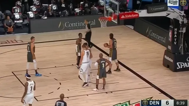 Denver přetlačil Oklahomu, prodloužení patřilo Jokičovi